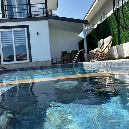 Villa Villa *