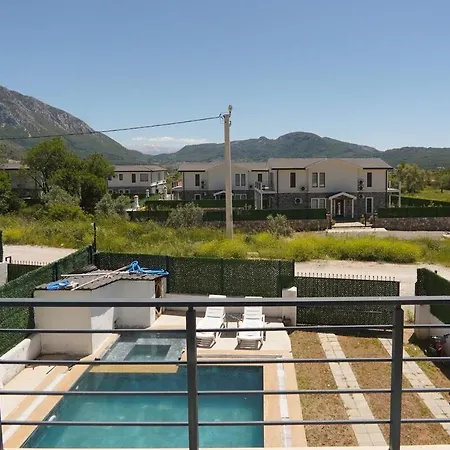 Villa Villa *